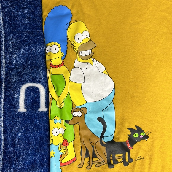 Simpsons graphic tee - Picture 2 of 9